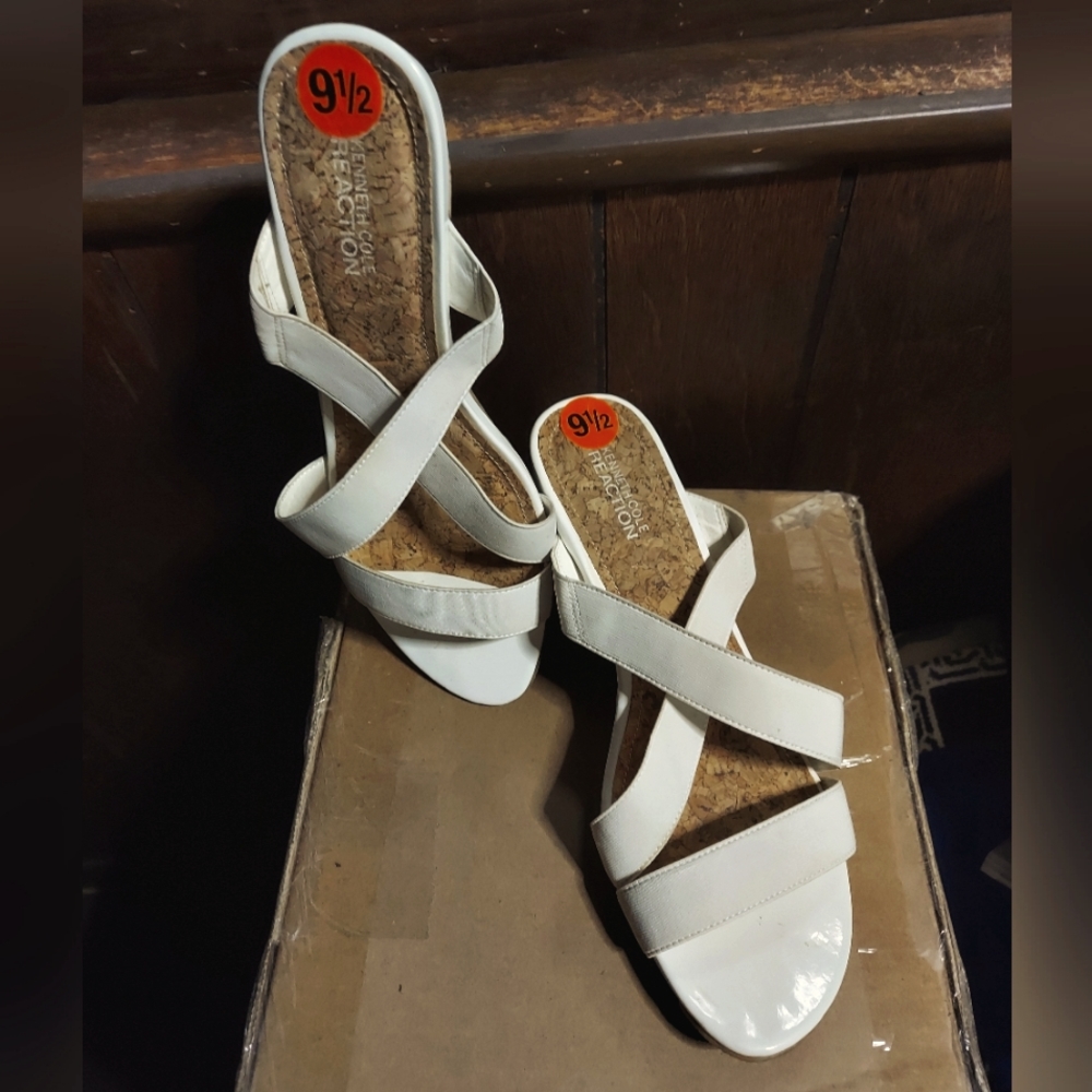 9.5 Kenneth Cole Reaction Mules